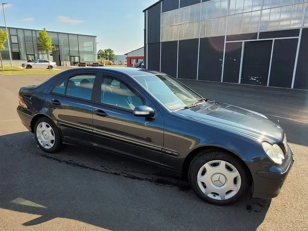 Gebraucht Mercedes C200 Classic 163 PS (119 kW) 2004 Schwarz Limousine