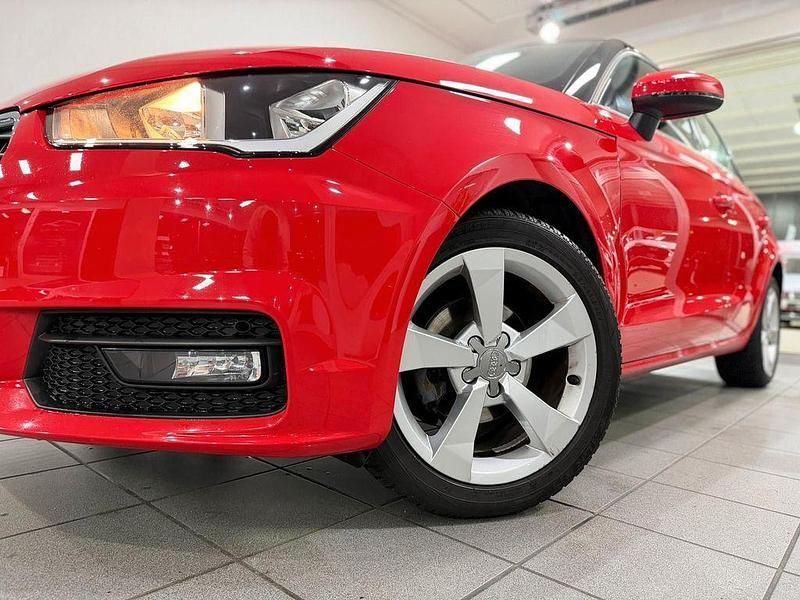 Gebraucht Audi A1 Sportback Sport 82 PS (60 kW) 2018 Rot Kleinwagen