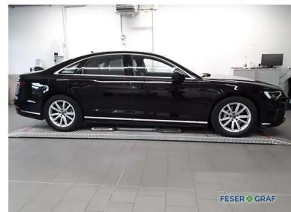 Gebraucht Audi A8 Ambiente 286 PS (210 kW) 2023 Brillantschwarz Limousine