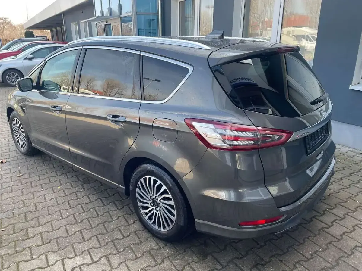 Gebraucht Ford S-MAX Titanium 190 PS (139 kW) 2022 Magnetic grau Van / Kleinbus