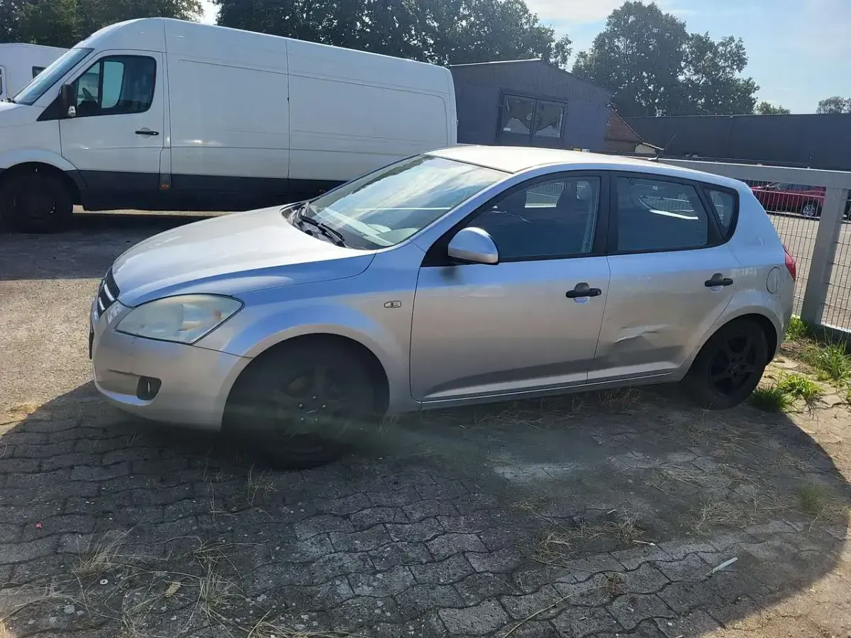Gebraucht Kia Ceed LX 109 PS (80 kW) 2008 Kleinwagen
