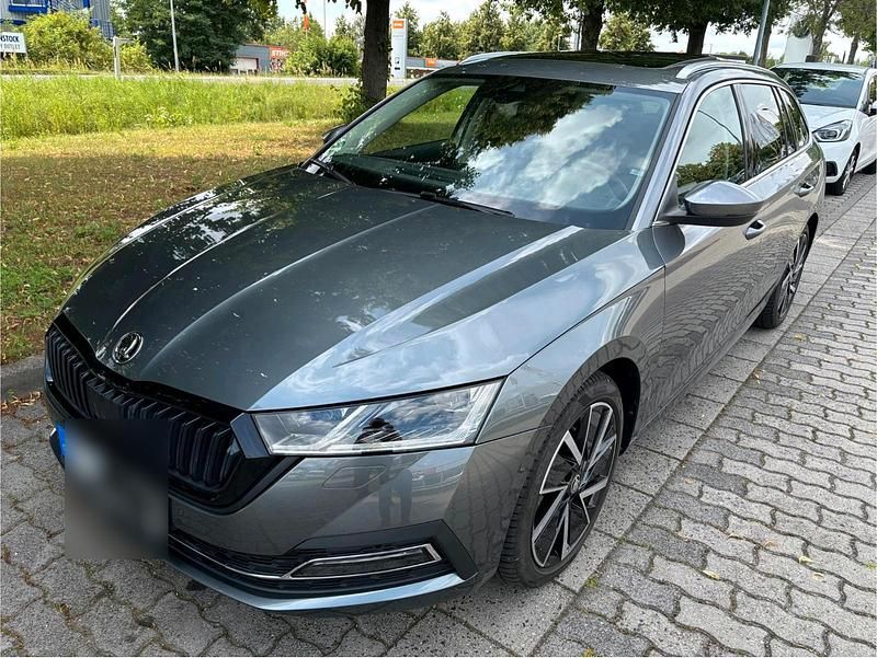 Grau Gebraucht 2025 Skoda Octavia Kombi | 29.500 € (Superpreis) - Bild 1/4