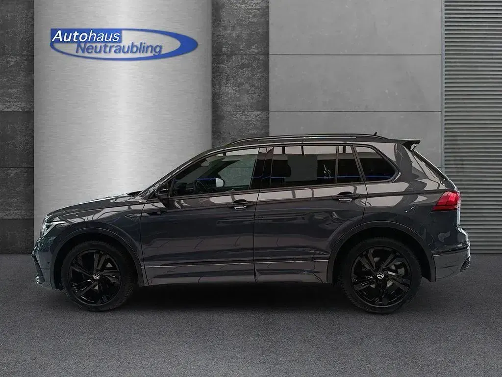 Gebraucht VW Tiguan R-line 150 PS (110 kW) 2024 Delfingrau SUV