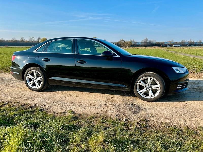 Gebraucht Audi A4 150 PS (110 kW) 2017 Schwarz Limousine