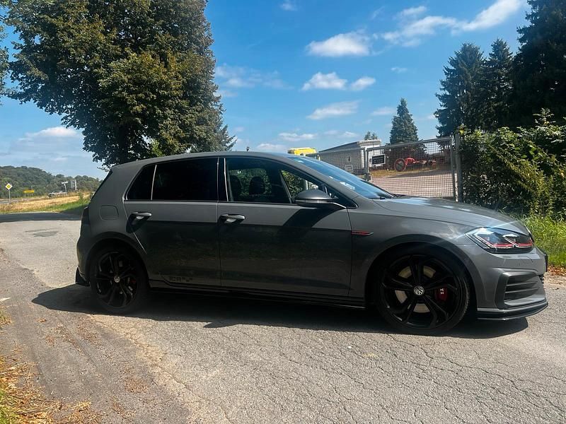 Gebraucht VW Golf VII GTI 290 PS (213 kW) 2019 Grau Limousine