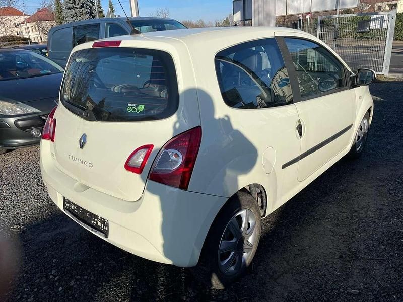 Gebraucht Renault Twingo Dynamique 75 PS (55 kW) 2014 Gelb Kleinwagen
