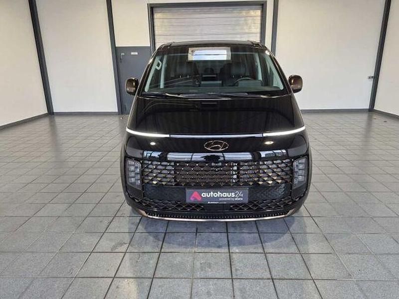 Gebraucht Hyundai Staria Signature 177 PS (130 kW) 2023 Schwarz Van / Kleinbus