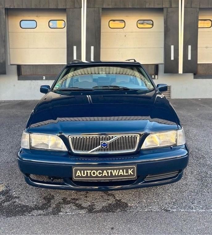 Blau Gebraucht 1998 Volvo V70 Kombi | 9.570 € - Bild 1/4