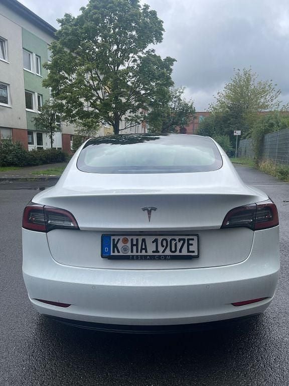 Gebraucht Tesla Model 3 Standard Range 225 kW (306 PS) 2022 Weiß Limousine