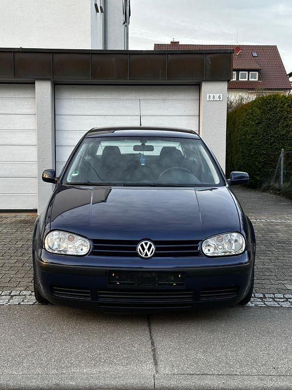 Gebraucht VW Golf IV 101 PS (74 kW) 2002 Blau Limousine