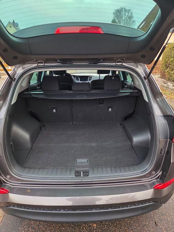 Gebraucht Hyundai Tucson 141 PS (103 kW) 2016 Grau SUV