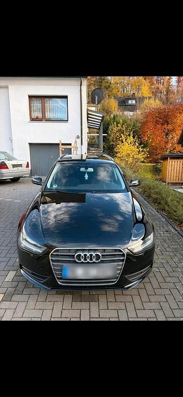 Schwarz Gebraucht 2014 Audi A4 Kombi | 10.900 € (Fairer Preis) - Bild 1/4
