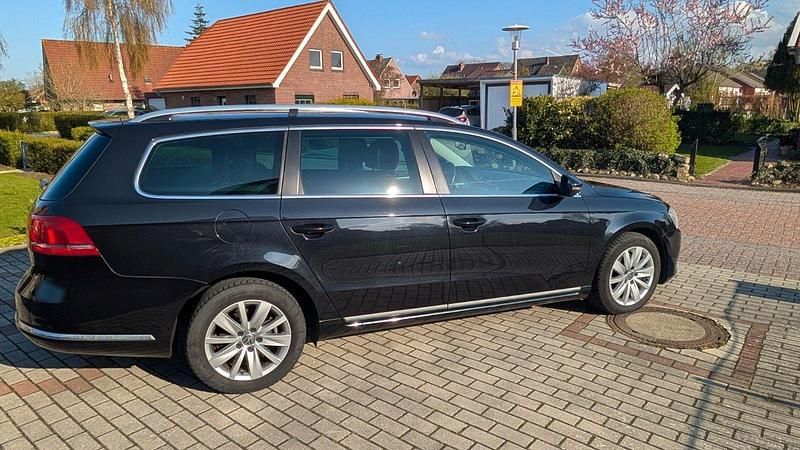 Second-hand VW Passat 105 CP (77 kW) 2014 Negru Break