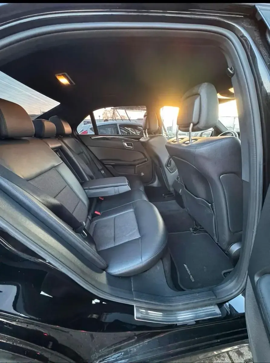 Gebraucht Mercedes E350 Elegance 306 PS (225 kW) 2011 Schwarz Limousine