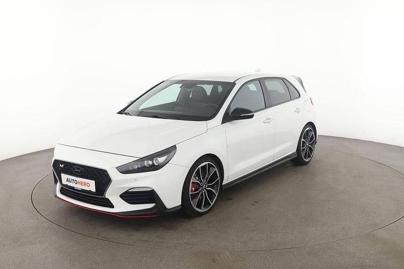 Weiß Gebraucht 2019 Hyundai i30 N Performance Limousine | 20.080 € (Guter Preis) - Bild 1/3