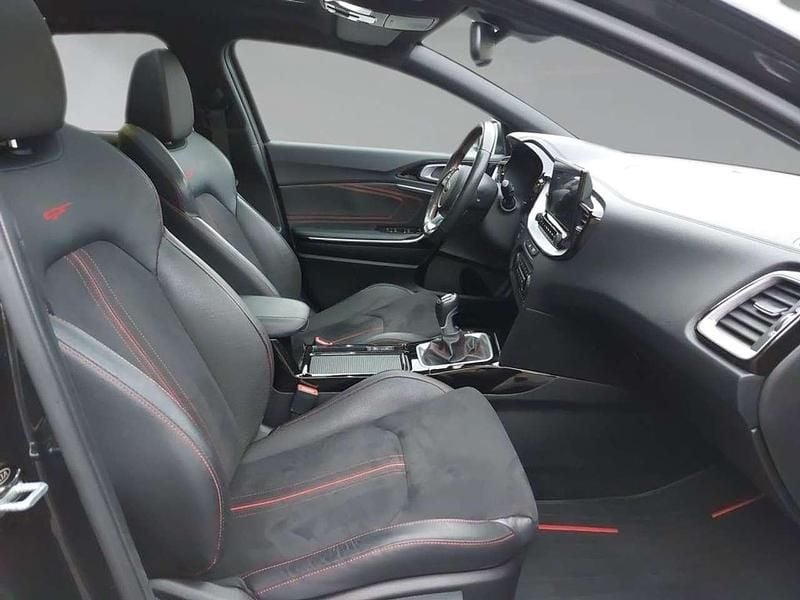 Gebraucht Kia ProCeed GT 204 PS (150 kW) 2019 (1k) black pearl m Kombi