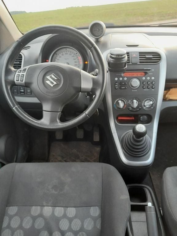 Gebraucht Suzuki Splash Comfort 86 PS (63 kW) 2008 Silber Kleinwagen