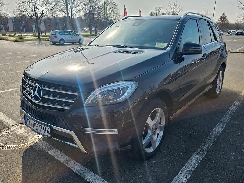 Gebraucht Mercedes ML350 258 PS (189 kW) 2015 Schwarz SUV