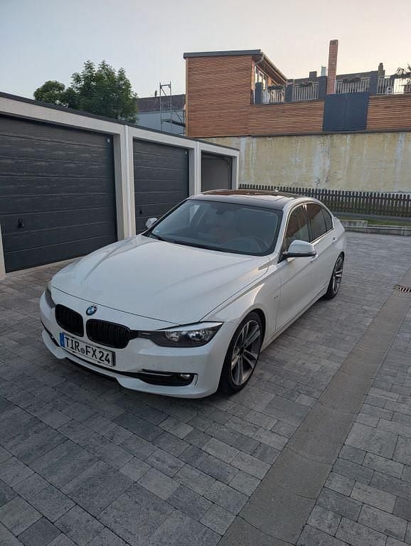Gebraucht BMW 320 Luxury Line 184 PS (135 kW) 2015 Weiß Limousine
