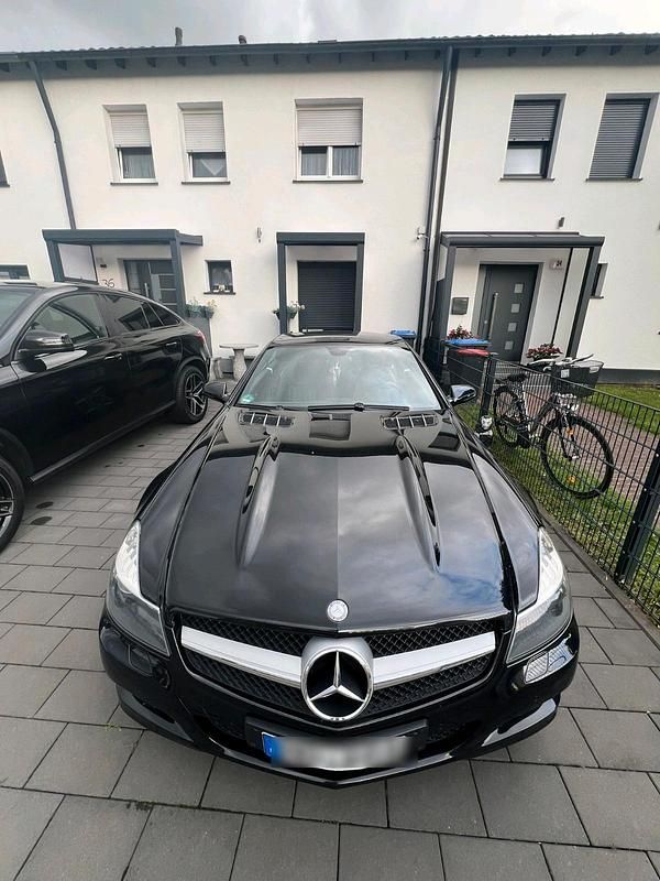 Schwarz Gebraucht 2011 Mercedes SL300 Cabrio | 19.000 € - Bild 1/4
