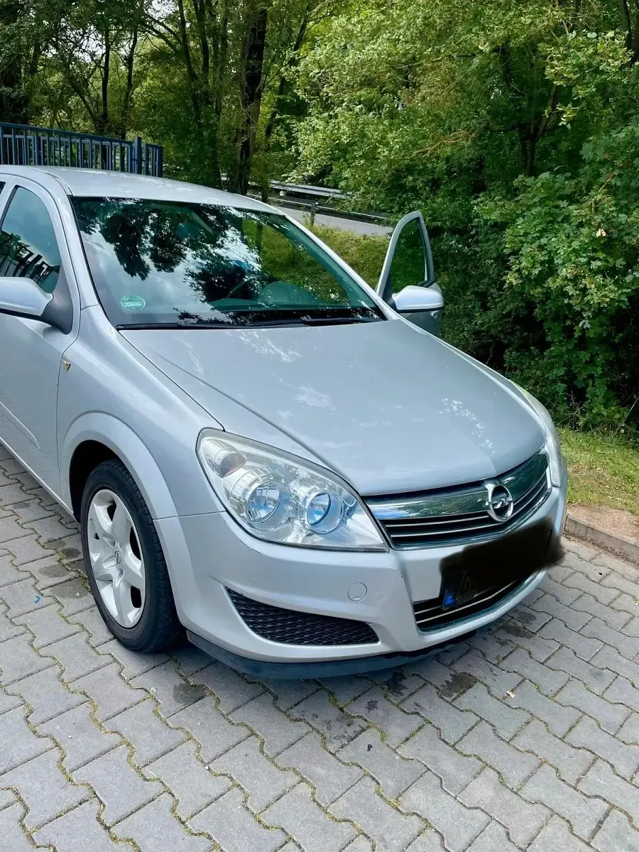 Gebraucht Opel Astra 116 PS (85 kW) 2008 Grau Limousine