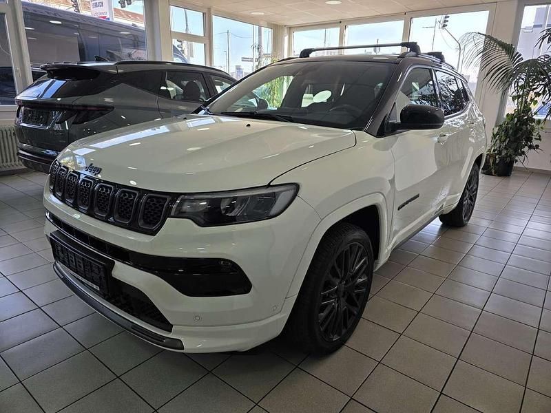 Gebraucht Jeep Compass 241 PS (177 kW) 2021 Alpine white (vr296) SUV