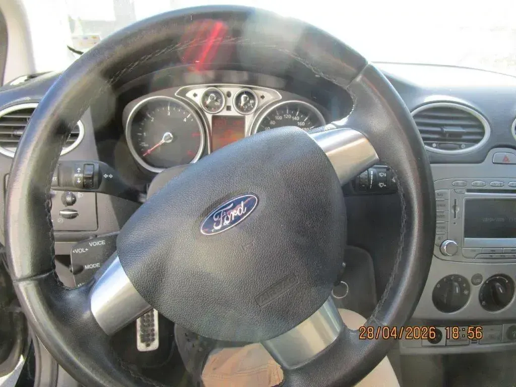 Usata Ford Focus 108 CV (79 kW) 2010 Nero Station wagon