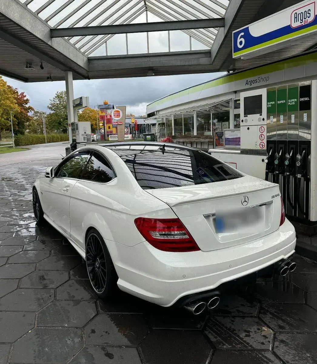 Gebraucht Mercedes C180 AMG 156 PS (114 kW) 2012 Weiß Coupé