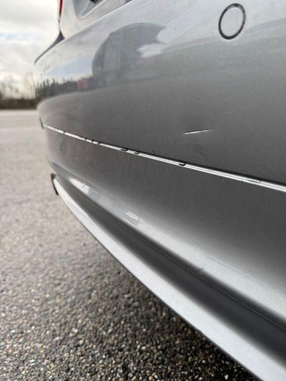 Gebraucht BMW 320 170 PS (125 kW) 2010 Grau Limousine