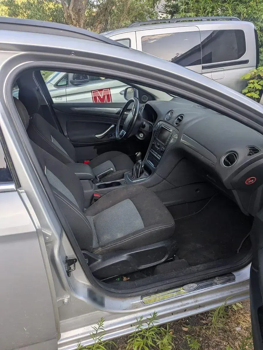 Gebraucht Ford Mondeo S 120 PS (88 kW) 2012 Silber Kombi