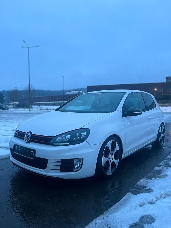 Weiß Gebraucht 2010 VW Golf VI GTI Kleinwagen | 8.500 € (Etwas zu teuer) - Bild 1/4