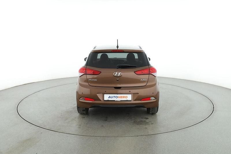 Gebraucht Hyundai i20 Style 90 PS (66 kW) 2015 Braun Limousine