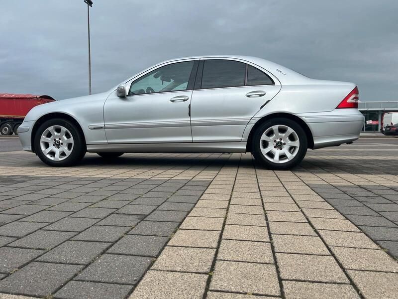 Silber Gebraucht 2006 Mercedes C180 Limousine | 4.800 € (Etwas zu teuer) - Bild 1/4
