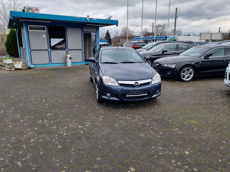 Grau Gebraucht 2007 Opel Tigra Sport Cabrio | 2.950 € (Fairer Preis) - Bild 1/4
