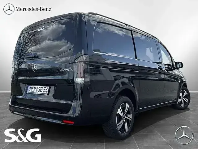 Gebraucht Mercedes Vito 163 PS (119 kW) 2025 Obsidianschwarz Van