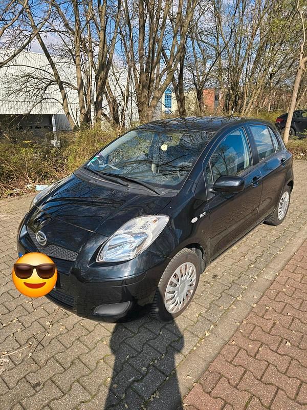 Gebraucht Daihatsu Charade 99 PS (72 kW) 2011 Schwarz Kleinwagen