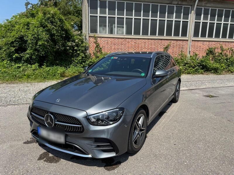 Grau Gebraucht 2022 Mercedes E300 Kombi | 44.900 € (Teuer) - Bild 1/4