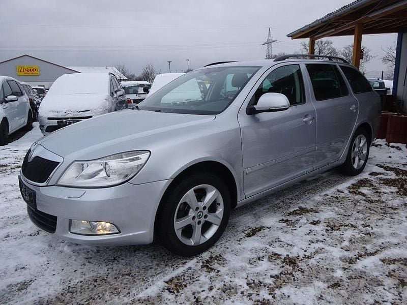 Silber Gebraucht 2013 Skoda Octavia Best of Kombi | 4.200 € (Superpreis) - Bild 1/4