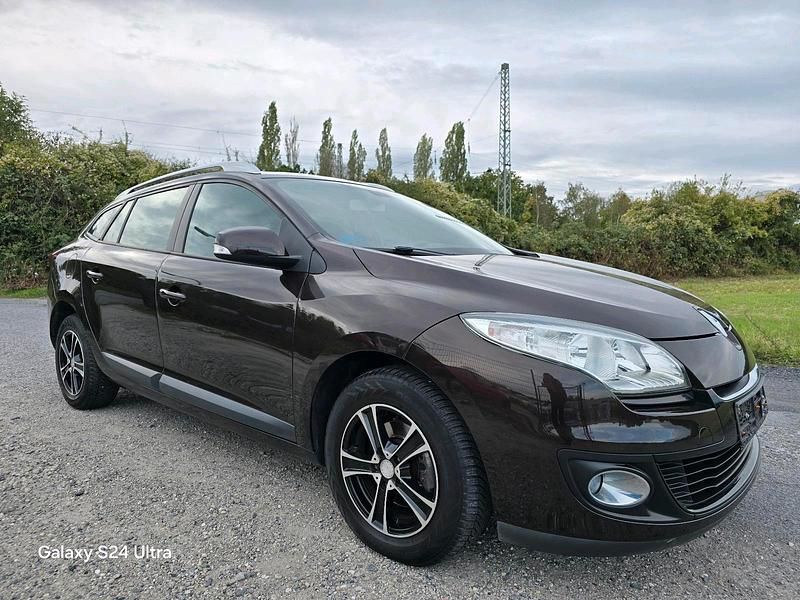 Braun Gebraucht 2012 Renault Mégane GrandTour Kombi | 3.750 € (Fairer Preis) - Bild 1/4
