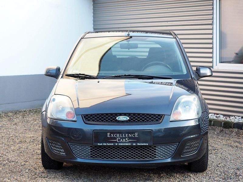Gebraucht Ford Fiesta Style 69 PS (50 kW) 2008 Royalgrau met. Kleinwagen