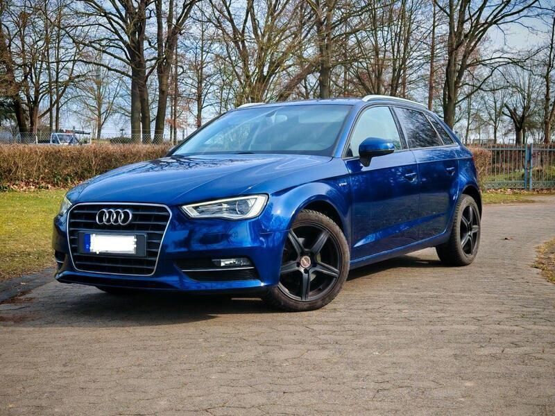 Blau Gebraucht 2014 Audi A3 Sportback Ambiente Limousine | 11.900 € (Fairer Preis) - Bild 1/4