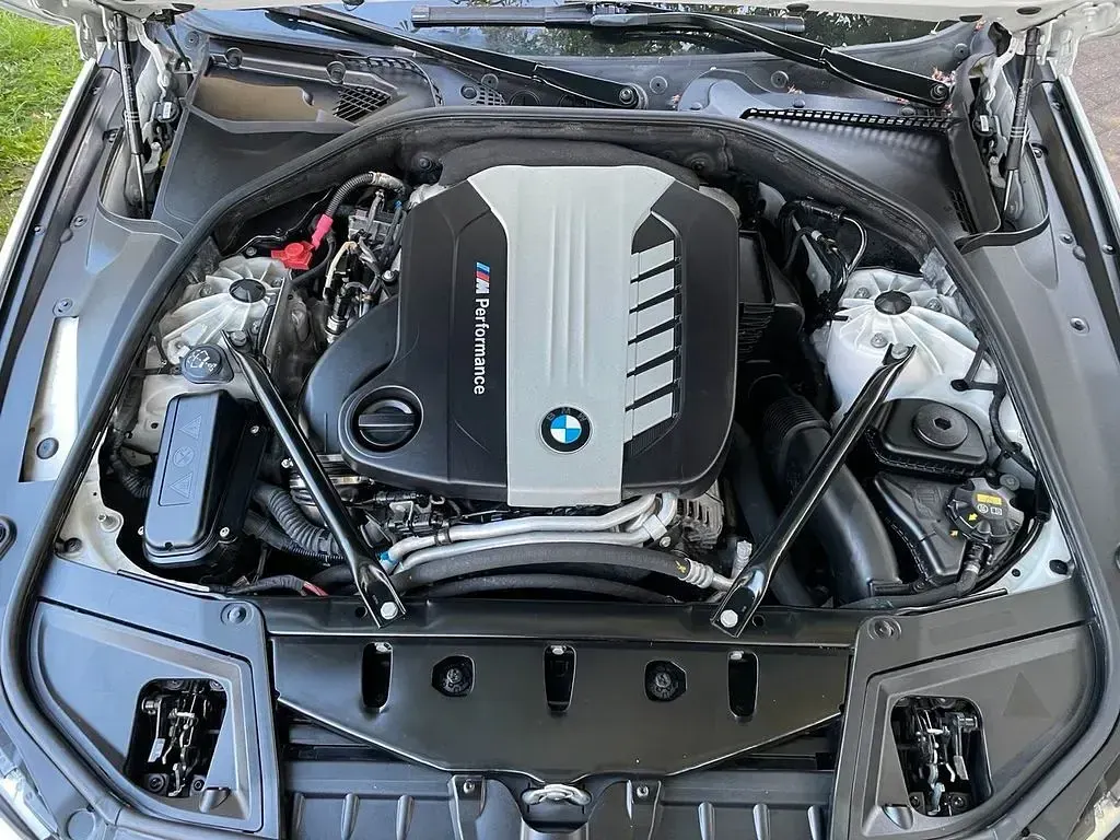Gebraucht BMW M550 Performance 381 PS (280 kW) 2017 Weiß Limousine