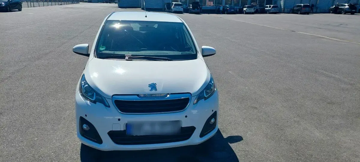 Gebraucht Peugeot 108 Active 72 PS (52 kW) 2018 Weiß Limousine