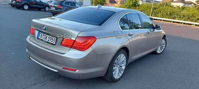 Gebraucht BMW 730L 245 PS (180 kW) 2011 Limousine
