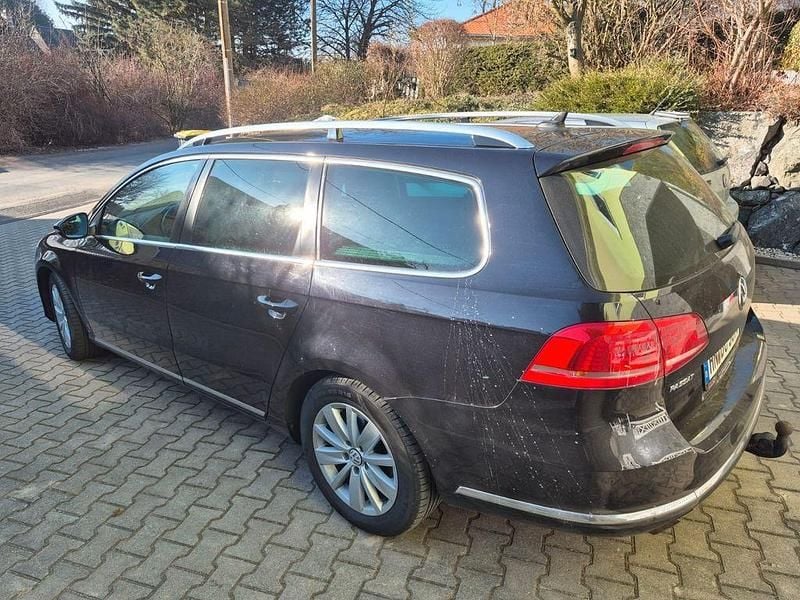 Gebraucht VW Passat Highline 140 PS (102 kW) 2013 Schwarz Kombi