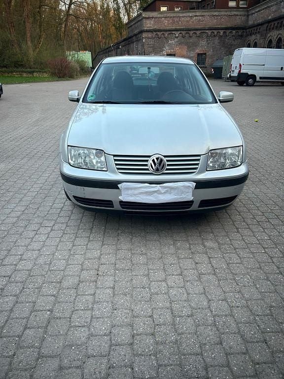 Gebraucht VW Bora 101 PS (74 kW) 2000 Grau Limousine