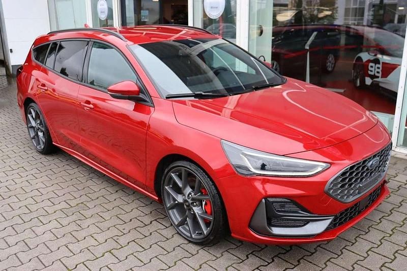 Nowe Ford Focus ST 280 KM (205 kW) 2025 Czerwony Kombi