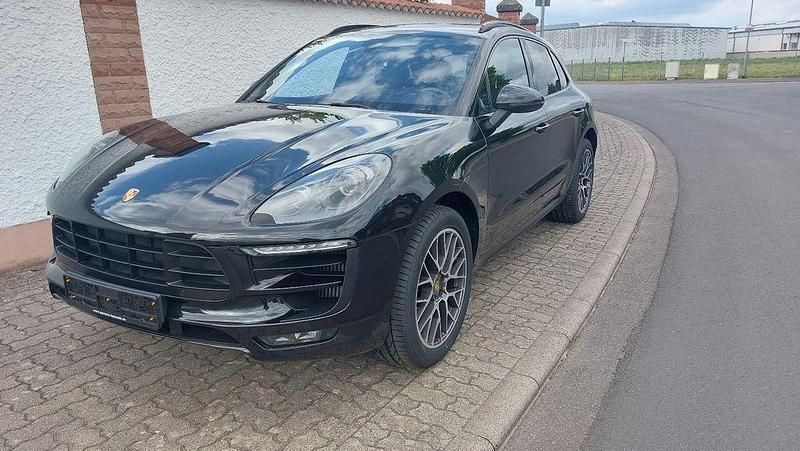 Tiefschwarz Gebraucht 2016 Porsche Macan GTS SUV | 31.890 € (Fairer Preis) - Bild 1/4