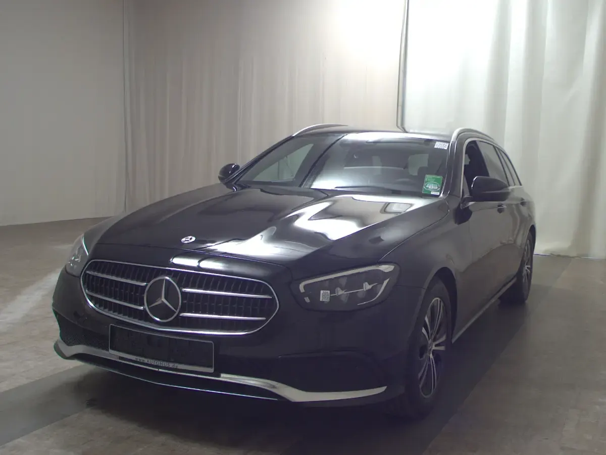 Gebraucht Mercedes E220 Avantgarde 220 PS (161 kW) 2023 Schwarz Kombi