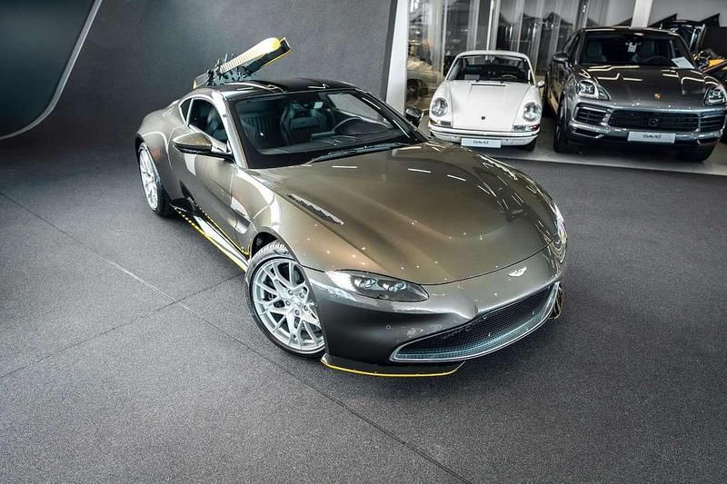 Cumberland gray Gebraucht 2021 Aston Martin V8 Coupé | 149.990 € - Bild 1/4